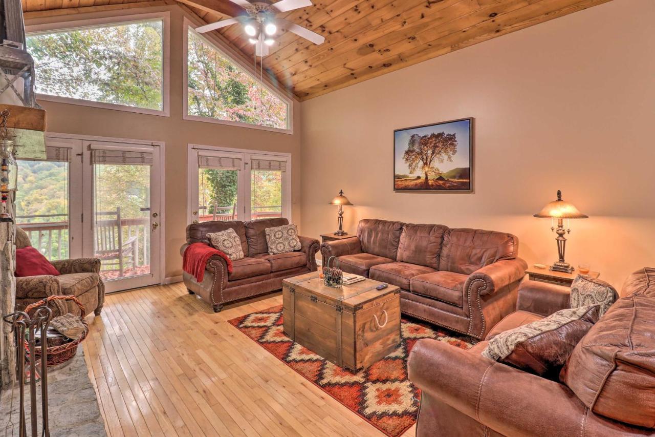 Rustic Red Cabin With Deck In Maggie Valley Club! 外观 照片